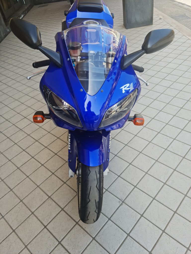 Yamaha R1 Blu Offerta