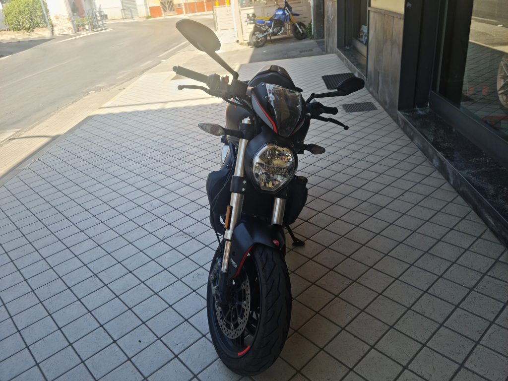 Ducati Monster 821 Dark Stealth Offerta