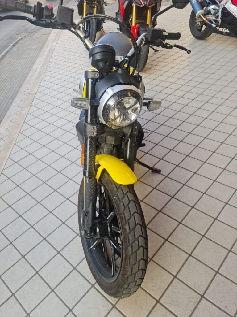 Ducati Scrambler icon giallo finanziabile
