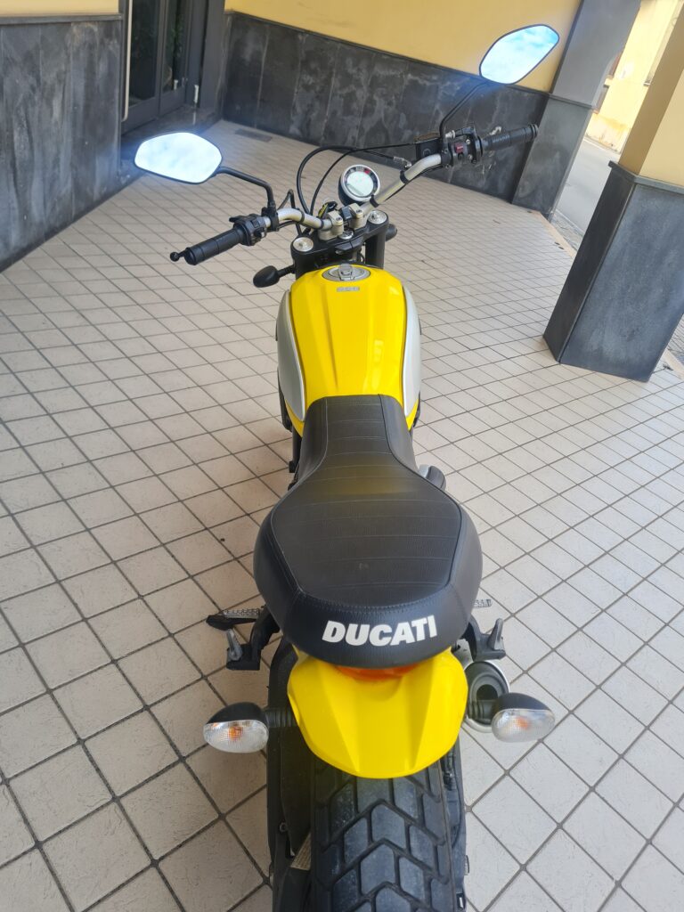 Ducati Scrambler Icon Giallo Finanziabile