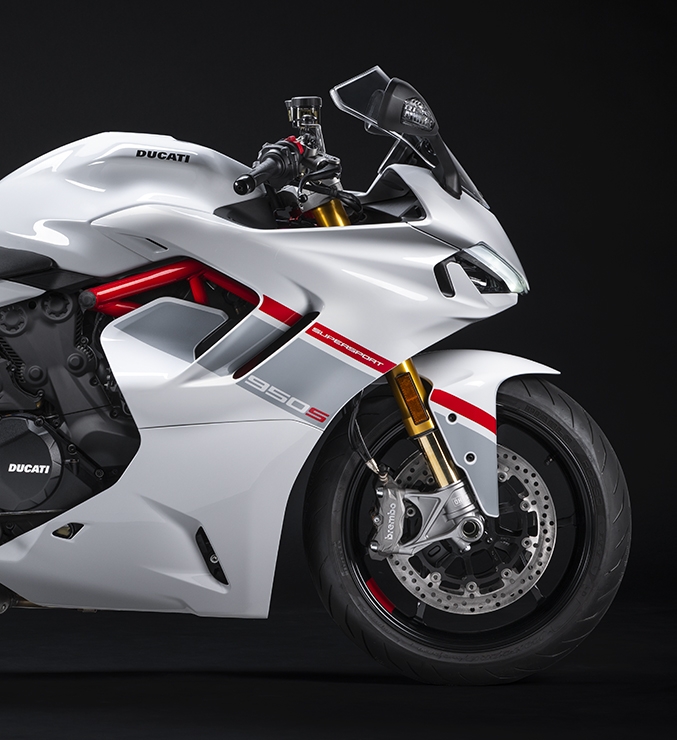 Ducati-SuperSport-950S-overview-carousel-imgtxt-677x740-01