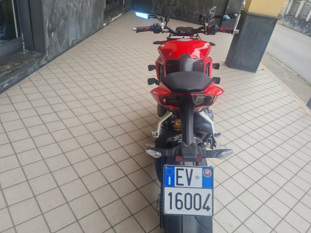 Ducati Streetfighter V4s rossa Finanziabile