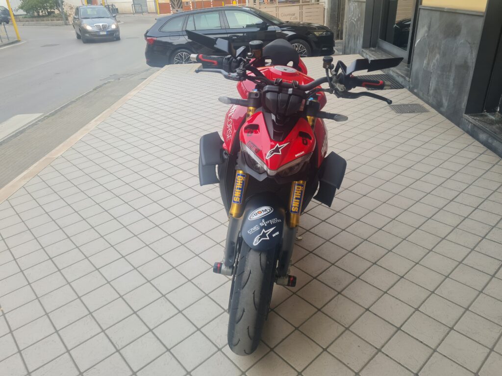 Ducati Streetfighter V4s rossa Offerta
