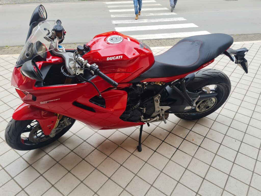 Ducati Supersport 950s rosso Usato