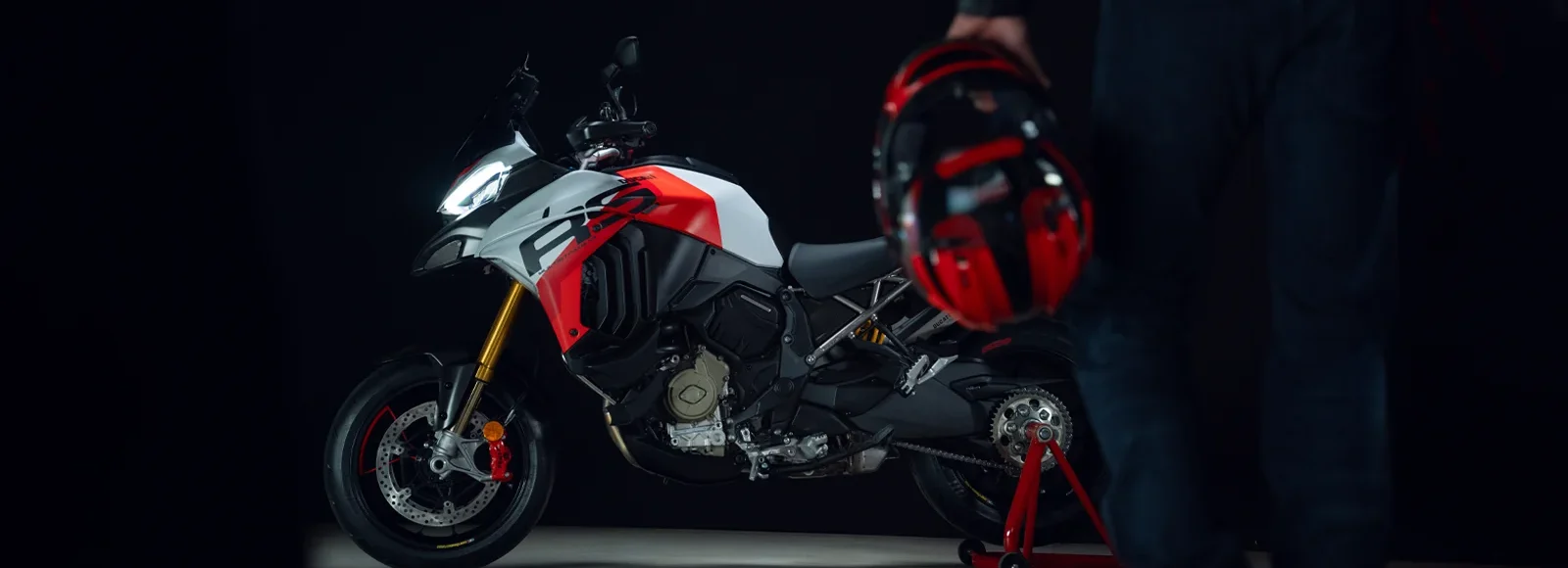 Ducati-Multistrada-RS-DWP24-Overview-hero-short-1600x1000-02